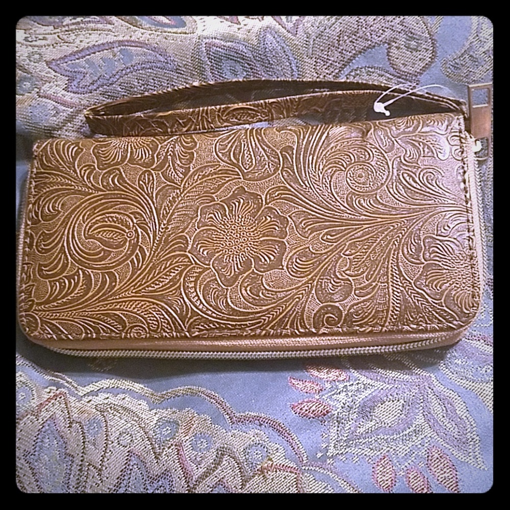 NWOT Camel colored textured wallet wristlet